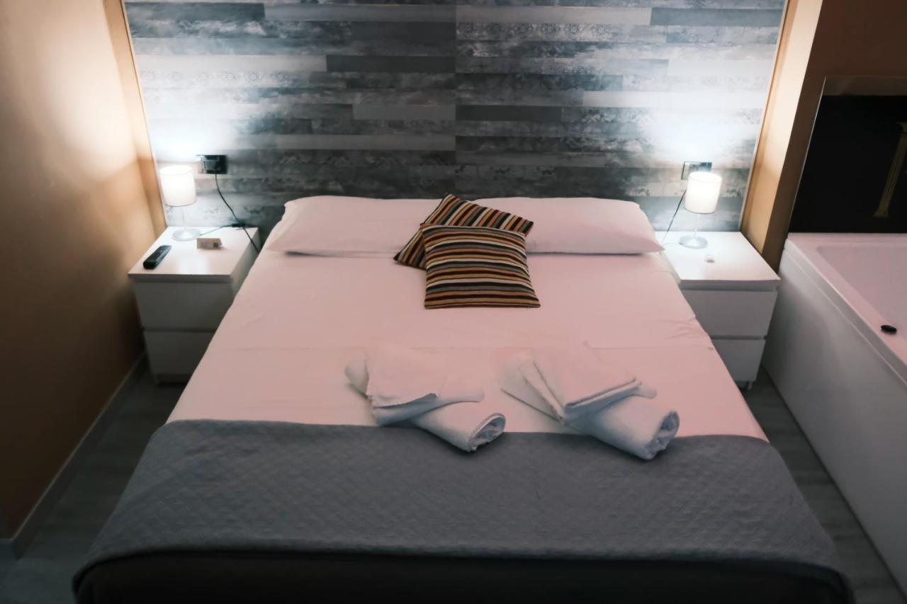 Royalty Rooms & Spa Napoli Dış mekan fotoğraf