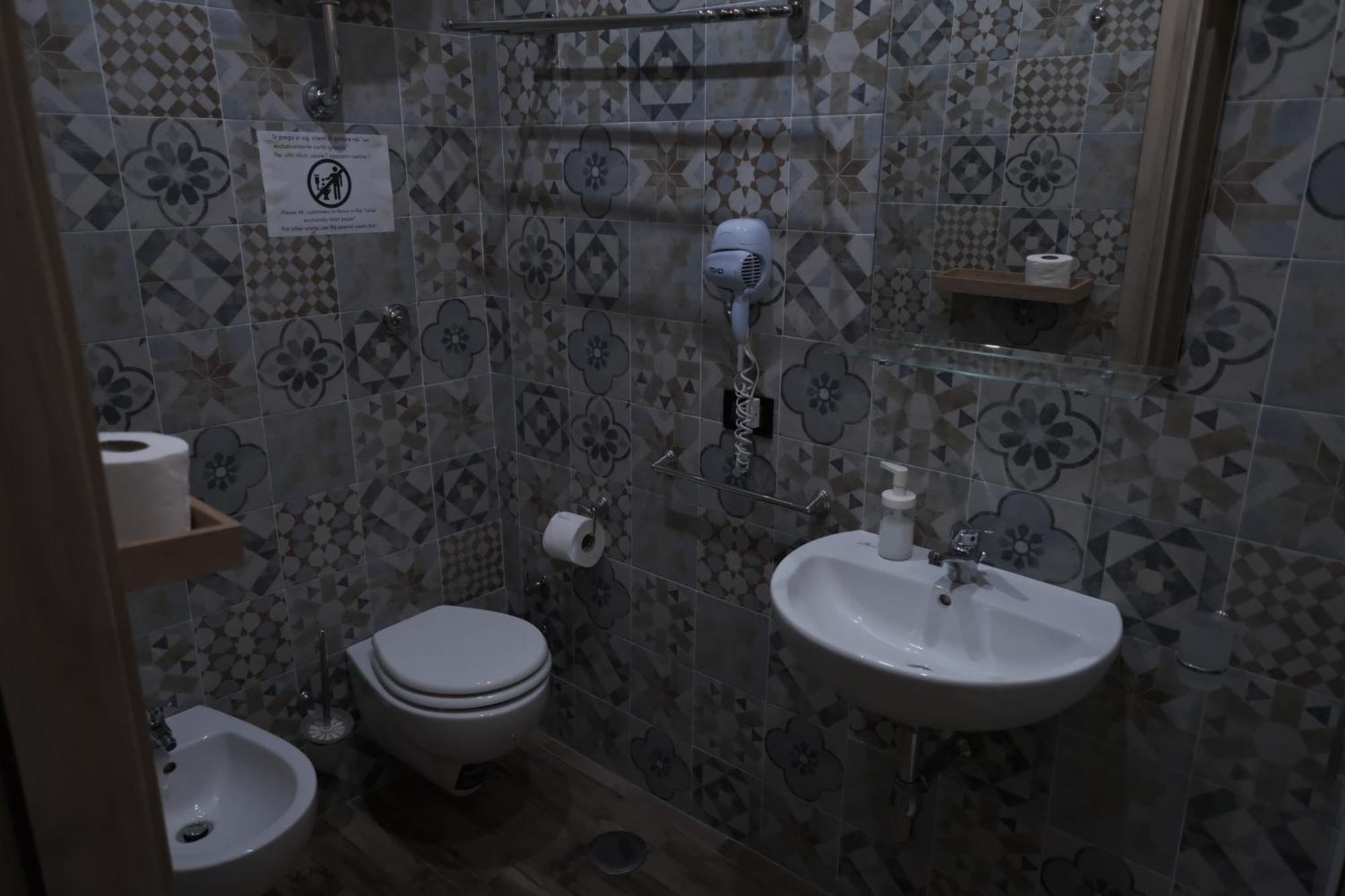 Royalty Rooms & Spa Napoli Dış mekan fotoğraf