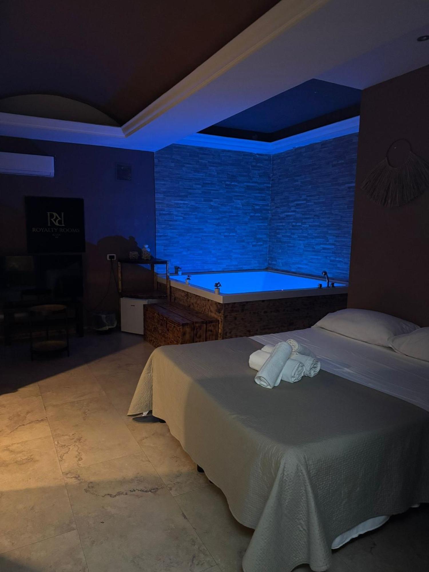 Royalty Rooms & Spa Napoli Dış mekan fotoğraf