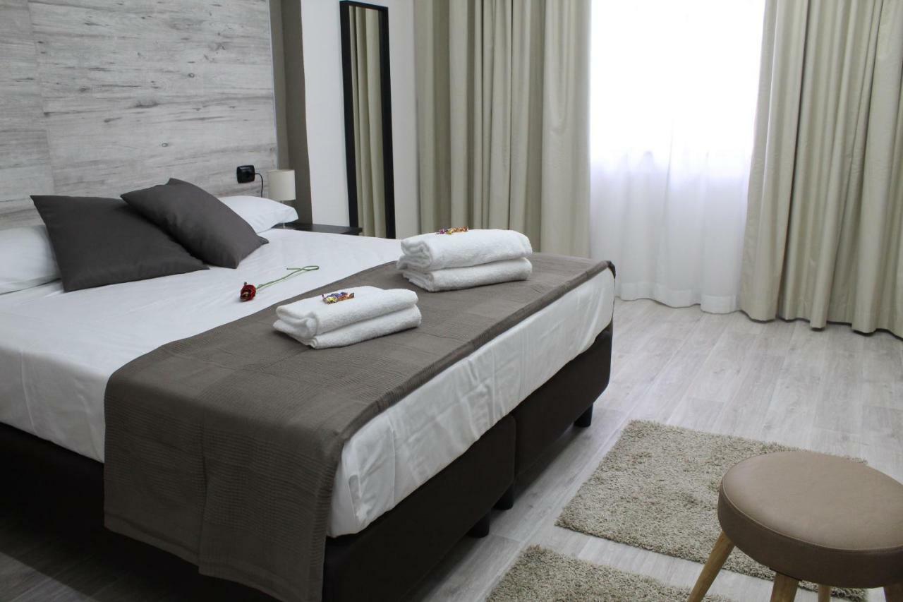 Royalty Rooms & Spa Napoli Dış mekan fotoğraf